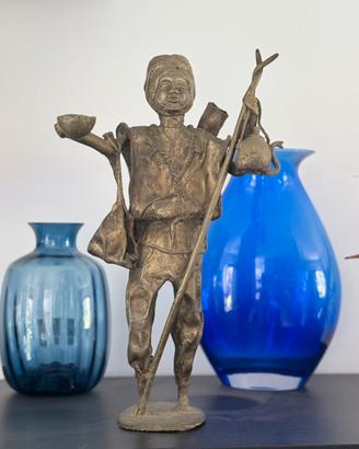 Antica statua africana in bronzo massiccio