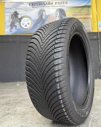 1 Gomma 245/45R18 100Y Kumho 4 Stagioni 95%residui