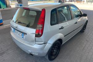 macchina  OPEL CORSA 