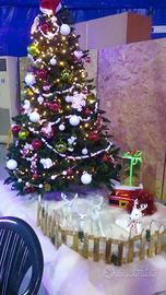 Albero di natale con addobbi