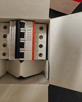 Interruttore magnetotermico ABB 20 A 400 V