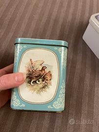 Scatola di latta vintage