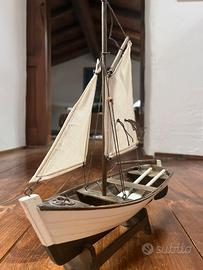 Modellino barca a vela in legno 30cm stile vintage