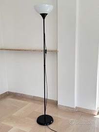 Lampada da Terra Piantana a Luce Indiretta