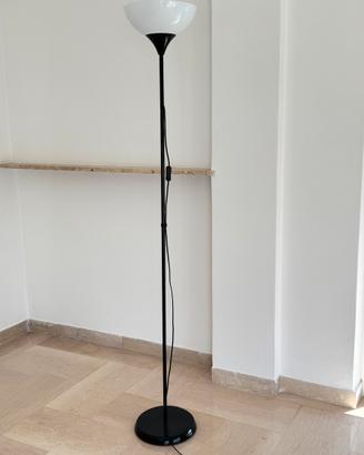 Lampada da Terra Piantana a Luce Indiretta