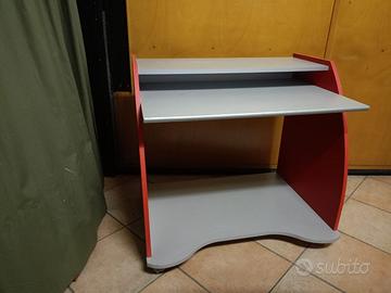 Scrivania Bimbi con ruote e piano estraibile