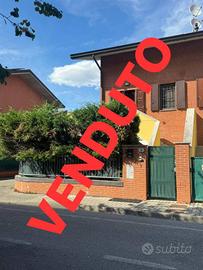 Villetta a schiera di 100 m² con 4 locali e box au