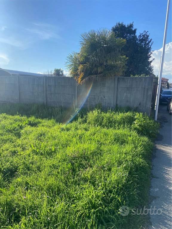 Terreno di 1700 m² a Cerro Maggiore - Altro