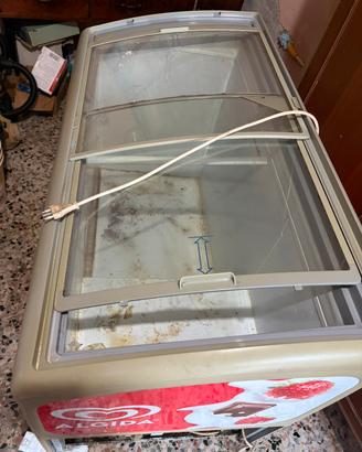 Congelatore vetrina algida a pozzetto