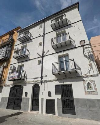 MONOLOCALE A PALERMO