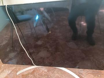 Televisore lg  con schermo crepato