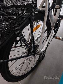 bici elettrica argento modello Omega