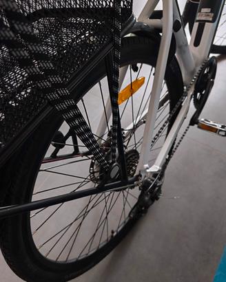 bici elettrica argento modello Omega