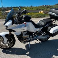 Moto Guzzi V100 - 2023
