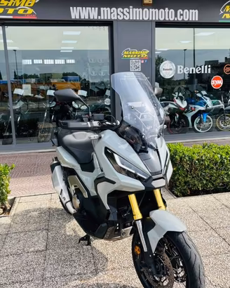 HONDA X-ADV 750 TUTTO INCLUSO ANCHE PASSAGGIO!
