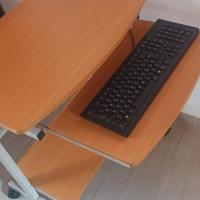 Tavolo porta PC con ruote e piano estraibile