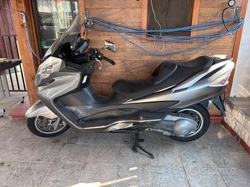 Scooter Suzuki 400