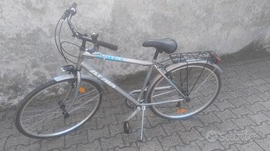 Bicicletta trekking Atala