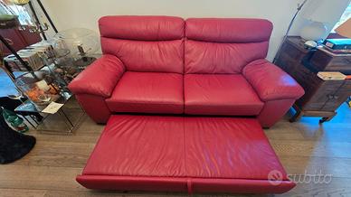 Divano rosso in pelle Poltronesofà