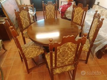 Tavolo vintage in legno con sedie