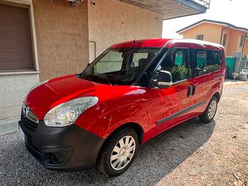 Opel combo 2015 -137.000 km - 1.400 cilindrata