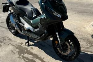 Honda x-adv 750