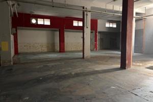 Locale cantinato pressi via Orsa Minore