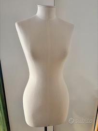 Manichini in Tessuto-Piedistallo in ferro battuto