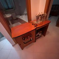 macchina da cucire SINGER elettrica richiudibile.