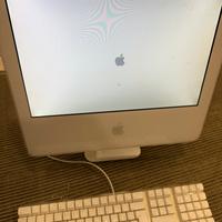 Apple iMac G5 bianco, un computer all-in-one