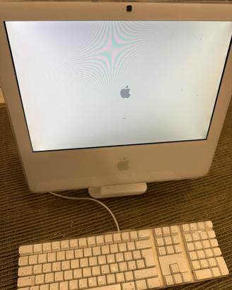 Apple iMac G5 bianco, un computer all-in-one