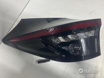 Fanale posteriore sx toyota yaris cross 2024