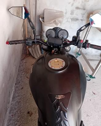 Ducati Monster 695 Black Edition depotenziata A2