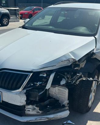 SKODA OCTAVIA per ricambi usati