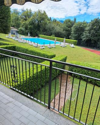 Trilocale in residence fronte piscina