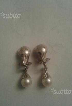 Orecchini con perla