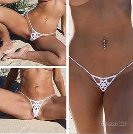 Bikini Crochet Bianco Nuovo Fatto a Mano – Sexy (T