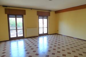 4 LOCALI A CASTROVILLARI