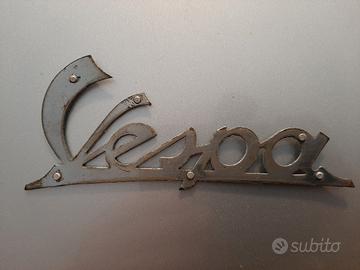 scritta vespa