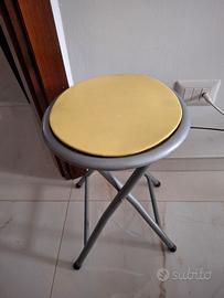 sgabello richiudibile in metallo