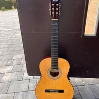 2 chitarre classiche con custodia