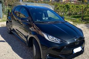 Toyota Yaris Hybrid 2024 - 12.000 km