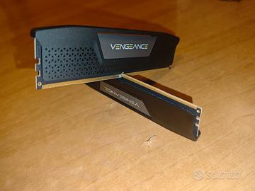 32GB RAM DDR5 6000 CL30 Corsair Vengeance Nere