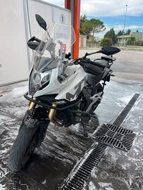 Moto Cfmoto 650mt