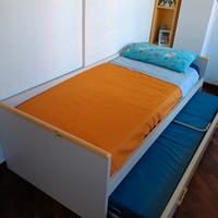 letto singolo + letto estraibile+ 2 materassi 