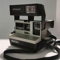 Polaroid spirit 600 tenuta benissimo. 