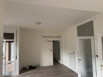 Appartamento di 122 m² con 3 locali e box auto a S