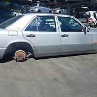 MERCEDES CLASSE E 1993 SOLO PER RICAMBI