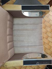 Poltrone per parruchiera con pedana 