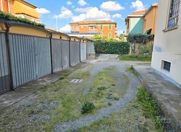 garage in via Mantegna